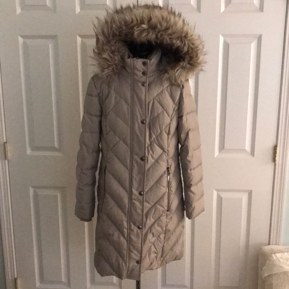 London Fog Long Quilted Down Hooded Puffer Coat with Faux Fur Trim Oatmeal Tan M